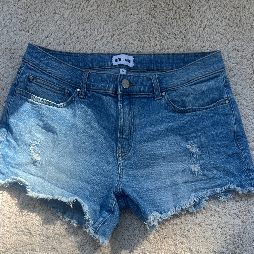Meritage Women's Blue Denim Frayed Hem Shorts size 30